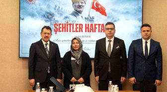 İzmir Adliyesi'nde şehit yakınları unutulmadı