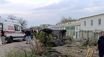 Bandırma'da takla atan otomobil sürücüsü yaralandı