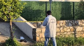 Bodrum'da evinin bahçesinde bıçaklanan kadın yaralandı