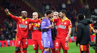 Galatasaraylı taraftarlardan Günay Güvenç'e destek