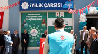 İzmir'in ilk 'İyilik Çarşısı' Bayraklı'da kapılarını açtı
