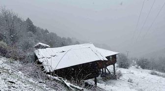 Kastamonu'da Nisan sonunda kar sürprizi