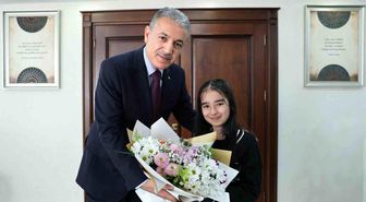 Minik Ela Naz, valilik koltuğuna oturdu