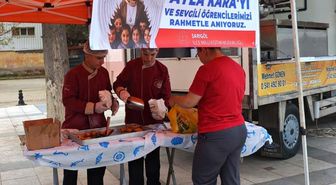 Şehit öğretmen ve öğrenciler için lokma hayrı