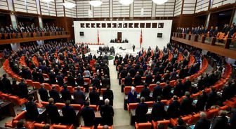 Sosyal medya ve doğum izni düzenlemelerini içeren kanun teklifi TBMM'de kabul edildi