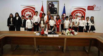 Üniversite senatosu 1 günlüğüne çocukların oldu