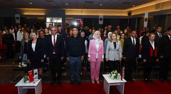 Gaziantep Kolej Vakfı'nda buruk 23 Nisan