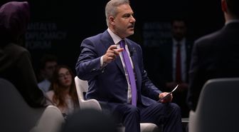 Gençlerden Hakan Fidan'ı terleten soru: Buna cevap veremeyeceğim!