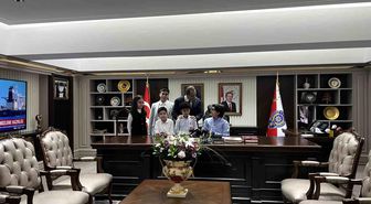 İstanbul İl Emniyet Müdürü Yıldız, koltuğunu şehit çocuğuna devretti