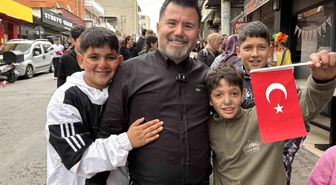 İzmirli işletmeciden 23 Nisan'da binlerce çocuğa pide ve bayrak