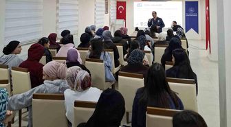 Kars'ta öğrencilere siber güvenlik eğitimi