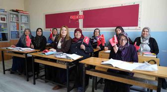 Niğde'de eğitimden uzak kalan kadınlar sıralara geri döndü