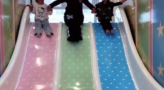 Polisler, ilkokul öğrencilerinin bayramını etkinlikle kutladı