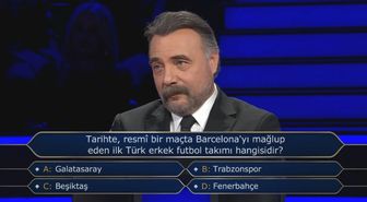 Tarihte, resmî bir maçta Barcelona'yı mağlup eden ilk Türk erkek futbol takımı hangisidir?