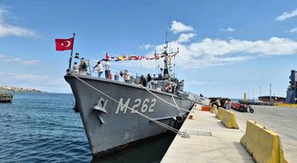 Tekirdağ'da savaş gemisi ziyarete açıldı