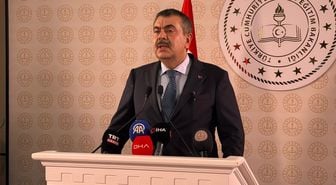 Bakan Tekin: Dijital dünyada çocuklarımızı hedef alan riskleri yapay zekayla izleyeceğiz