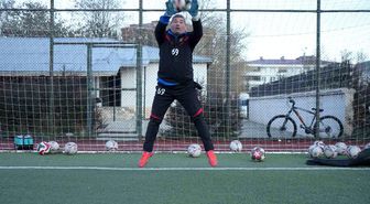 'Bayburt' müdür hem ismiyle hem de 40 yıllık futbol tutkusuyla dikkat çekiyor
