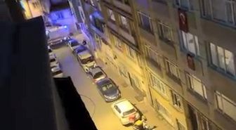 Fatih'te hatalı park nedeniyle ambulans sokağa giremedi; hasta sedyeyle taşındı