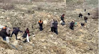 Hakkari-Van yolunda Jandarma ve AFAD'dan geçiş desteği