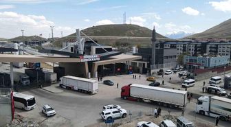 Sağlık Bakanlığı'ndan İran'a ikinci etap insani yardım amaçlı tıbbi malzeme gönderildi