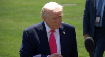 Trump: Dijital Hizmet Vergisini Kaldırmazsa İngiltere'ye Yüksek Gümrük Vergileri Uygulayabiliriz