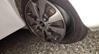 Yolda oluşan çukurlar kazalara davetiye çıkartıyor
