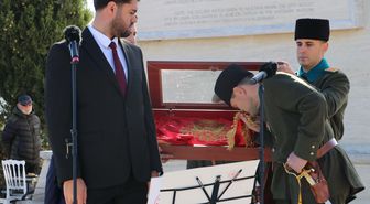 Anzak askerler Gelibolu'da 'Şafak Ayini' ile anıldı