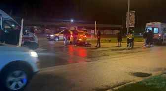 Erzincan'da motosiklet ile taksi çarpıştı: 2 yaralı