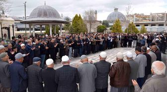 Karapınar'dan hacı adayları dualarla uğurlandı