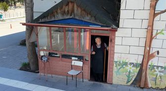Küçük barakada 62 yıllık emekle 4 çocuğunu evlendirip, evini, arabasını aldı
