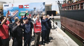 Lübnan'a gidecek yardım gemisi, Mersin'den yola çıktı