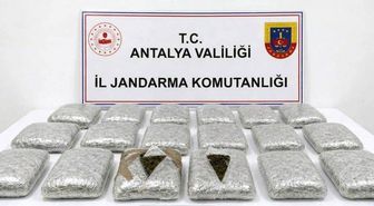 Antalya'da jandarmadan uyuşturucu operasyonu: 30 kilogram skunk maddesi ele geçirildi