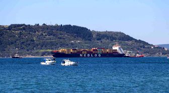 Çanakkale Boğazı'nda konteyner gemisi makine arızası yaptı