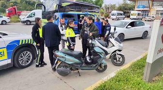 Motorlu bisiklet, motosiklete arkadan çarptı: 2 sürücü yaralandı