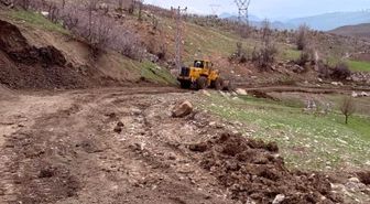 Şırnak'ta 18 köy yolunda çalışmalar sürüyor