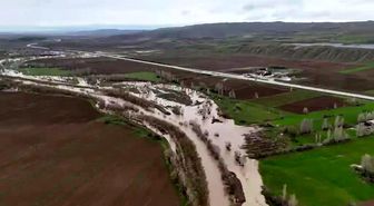 Sular altında kalan tarım arazileri dron ile görüntülendi