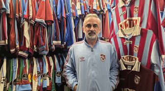 Trabzonspor tutkusuyla evinde formalarından müze yaptı / Video eklendi
