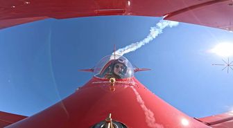 Türkiye'nin ilk profesyonel kadın akrobasi pilotundan, Dünya Pilotlar Günü'ne özel gösteri