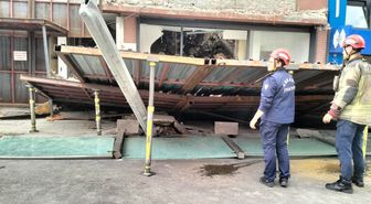 Ankara'da bariyer devrildi: 3 yaralı