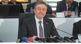 Bakan Yumaklı: Yangınlara havadan müdahale kapasitemizi 462 tona ulaştırdık