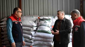 Bayburt'ta üreticilere yüzde 50 hibeli yem bezelyesi tohumu dağıtıldı