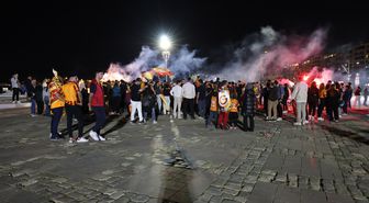 Galatasaray'ın derbi galibiyeti İzmir'de coşkuyla kutlandı