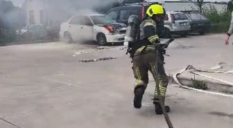 Hastane otoparkındaki otomobil yandı