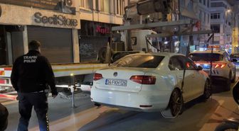 Kadıköy'de 'Huzur İstanbul' denetimi; durdurulan araçta uyuşturucu madde ele geçirildi