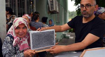 Köyceğiz'de 98 üreticiye İpekböceği larvası dağıtıldı