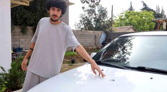 Sesle panik ve korku yaşayan vatandaşın aracına yorgun mermi isabet etti