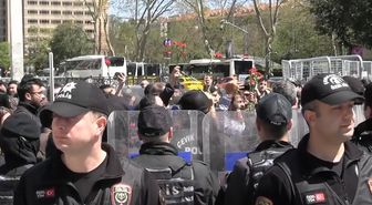 Taksim metro istasyonu ikinci bir duyuruya kadar kapatıldı, polis toplanan kalabalığa müdahale etti