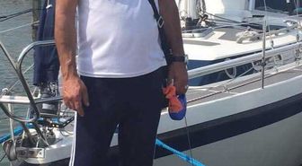 11 yıldır yurt dışında baktıkları köpekleri Zonguldak'ta otomobil çarpması ile öldü; mezar yaptırdılar