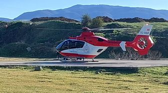 Ambulans helikopter kalp krizi geçiren hasta için havalandı