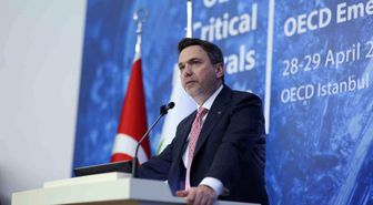 Bakan Bayraktar: 'Türkiye'nin enerji dönüşümünün kalbinde kritik mineraller var'